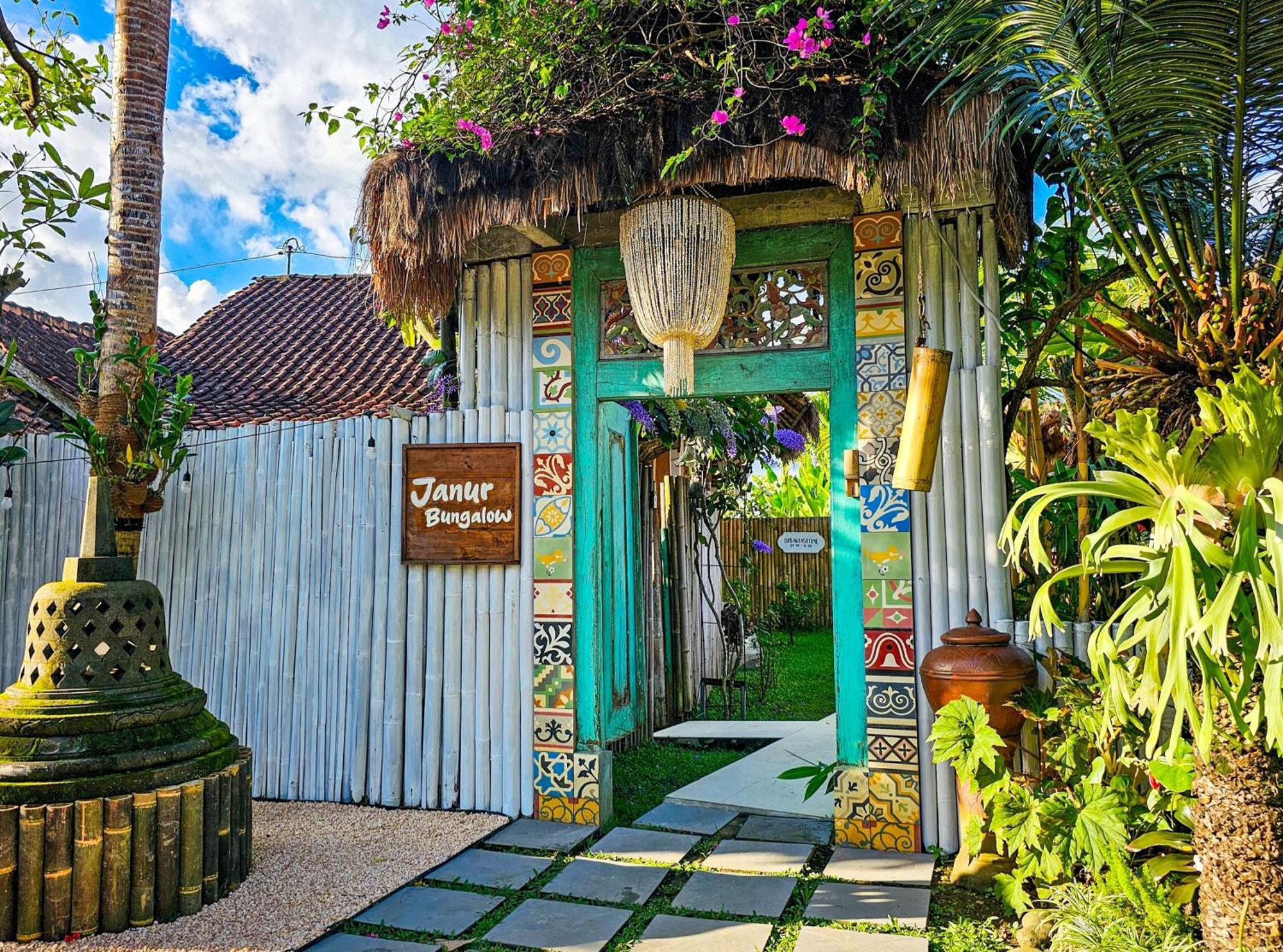 Janur Bungalow Magelang Exterior photo